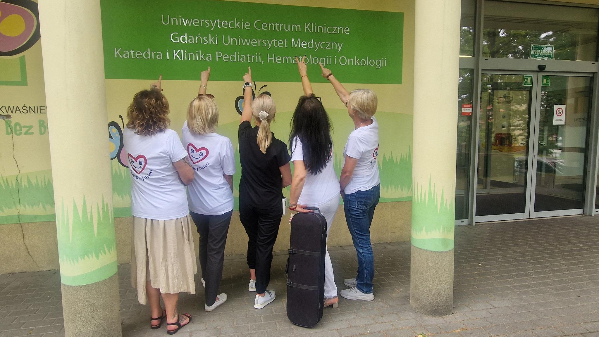 „Dobrodziej Dzieci” odwiedził małych pacjentów z Kliniki Onkologii i Hematologii Dziecięcej